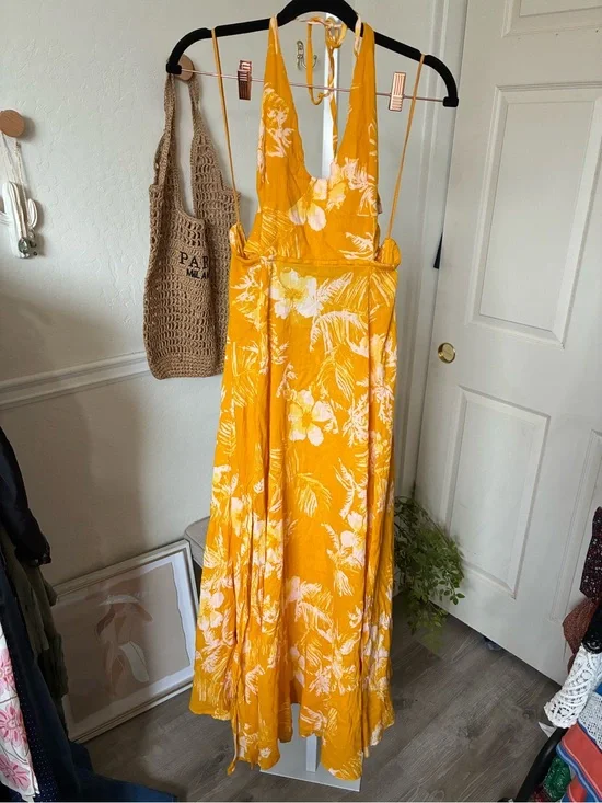 lille printed maxi dress Free People Lille Printed Maxi Halter Dress Women's size L Pink Floral Open Back